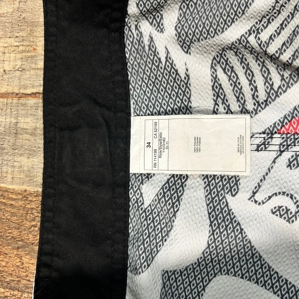 Quiksilver Black Red White Tribal Board Shorts Swim Trunks Zipper Pocket 34